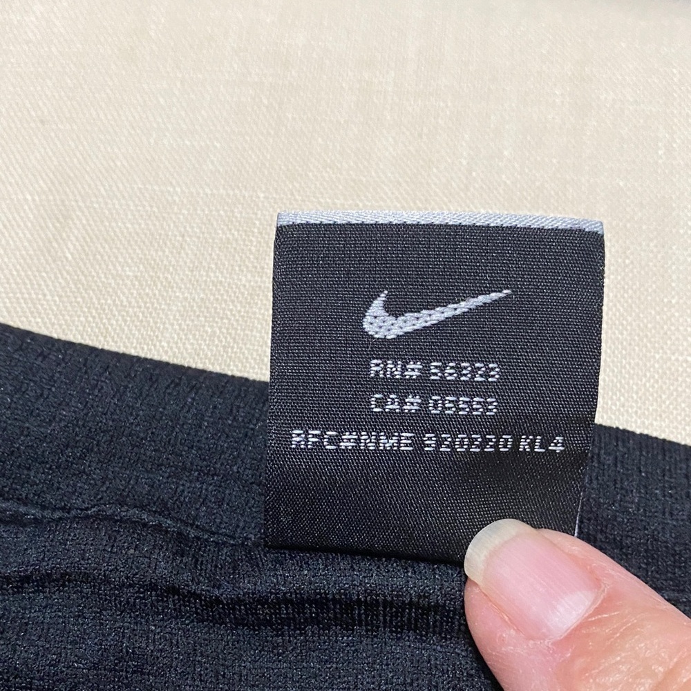 Nike Men's Black Short Sleeve Sphere Dry Tee, Size XL. - Picture 5 of 10